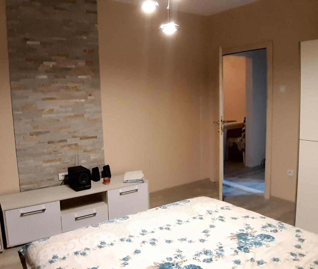 Lux Apartman Cacak Exterior photo