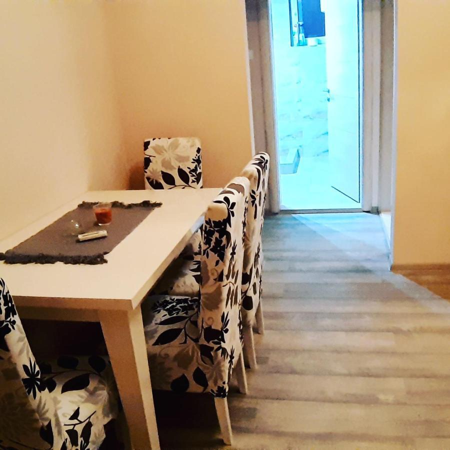Lux Apartman Cacak Exterior photo